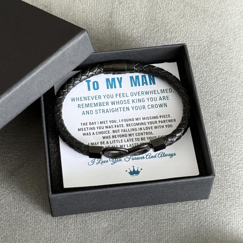 Bracelet and message card presented in a black gift box